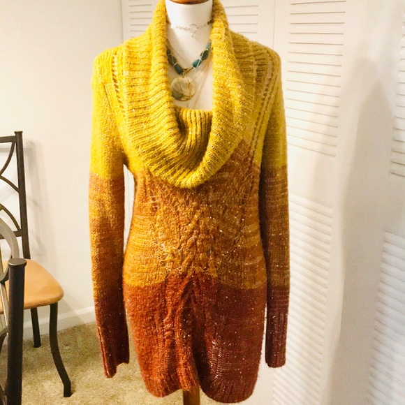 Crowlneck Sequin Ombre Tunic Sweater - Picture 3 of 5